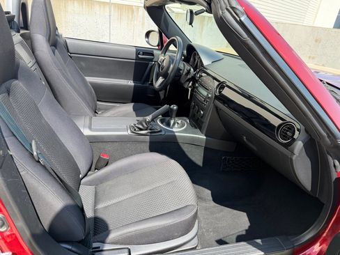 Used 2007 MAZDA MX-5 Miata Sport RWD image 20