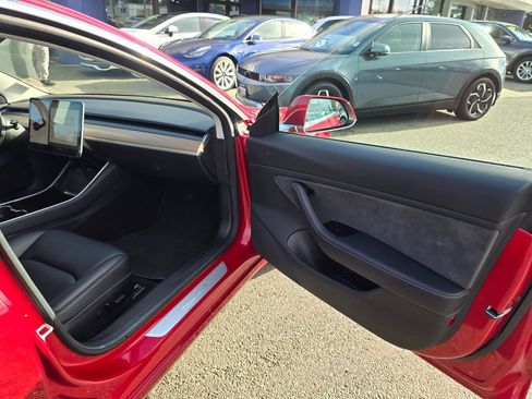 Used 2018 Tesla Model 3 Long Range RWD image 10