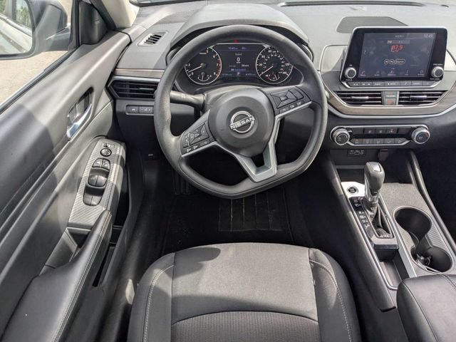 Used 2025 Nissan Altima 2.5 SV FWD image 16