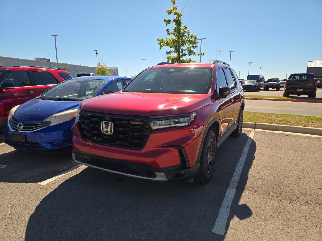 Used 2023 Honda Pilot TrailSport image 1
