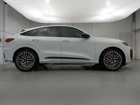 Used 2025 Audi SQ5 Prestige AWD/4WD image 8