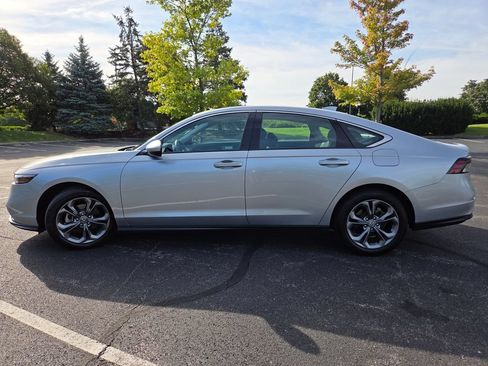 Used 2024 Honda Accord EX image 19