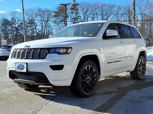 Used 2022 Jeep Grand Cherokee Laredo X AWD/4WD image 25