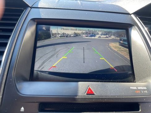 Used 2015 Ford Taurus SEL w/ Equipment Group 201A image 13