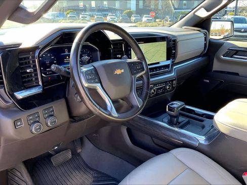 Used 2024 Chevrolet Silverado 1500 LTZ image 17