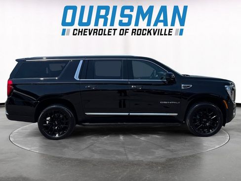 Used 2025 GMC Yukon XL Denali AWD/4WD image 7