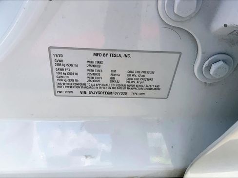 Used 2021 Tesla Model Y Long Range image 32