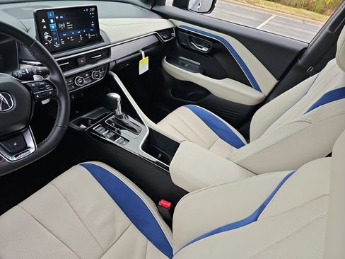 Used 2025 Acura ADX A-Spec image 16