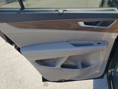 New 2026 Volkswagen Atlas SE FWD image 9