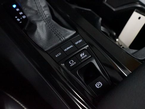 Used 2025 Toyota Camry SE FWD image 22