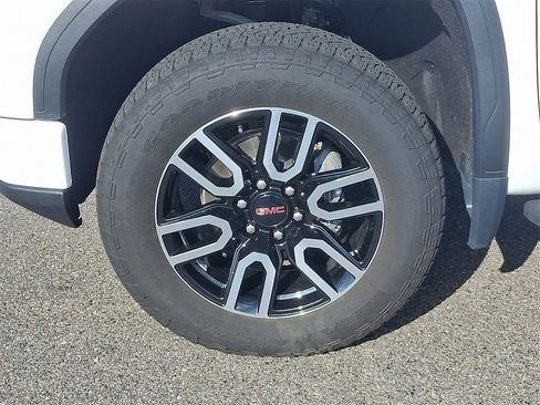 Used 2023 GMC Sierra 1500 AT4 w/ AT4 Premium Package image 8
