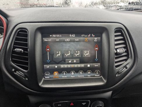 Used 2018 Jeep Compass Trailhawk w/ Navigation Group image 18