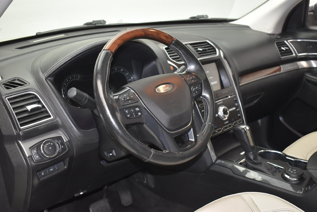 Used 2017 Ford Explorer Platinum AWD/4WD image 13