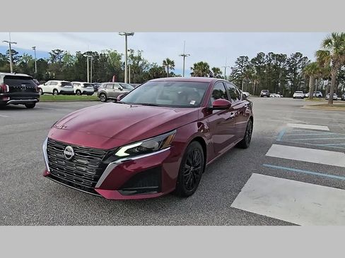 Used 2025 Nissan Altima 2.5 SV w/ SV Special Edition Package image 21