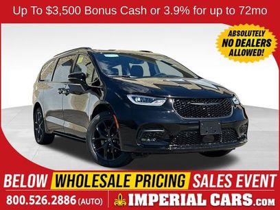 New 2026 Chrysler Pacifica Limited w/ S Appearance Package