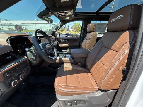 New 2026 Chevrolet Tahoe High Country AWD/4WD image 17