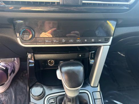 Used 2022 Kia Seltos SX AWD/4WD image 16