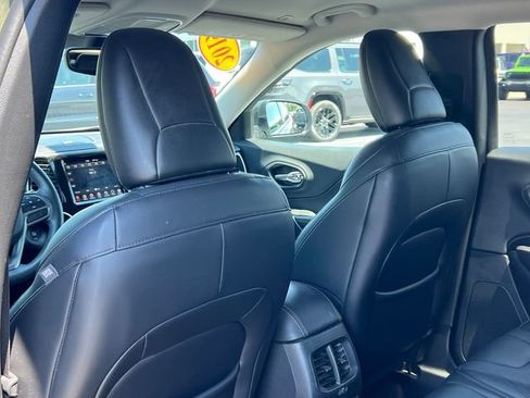 Used 2019 Jeep Cherokee Limited AWD/4WD image 36