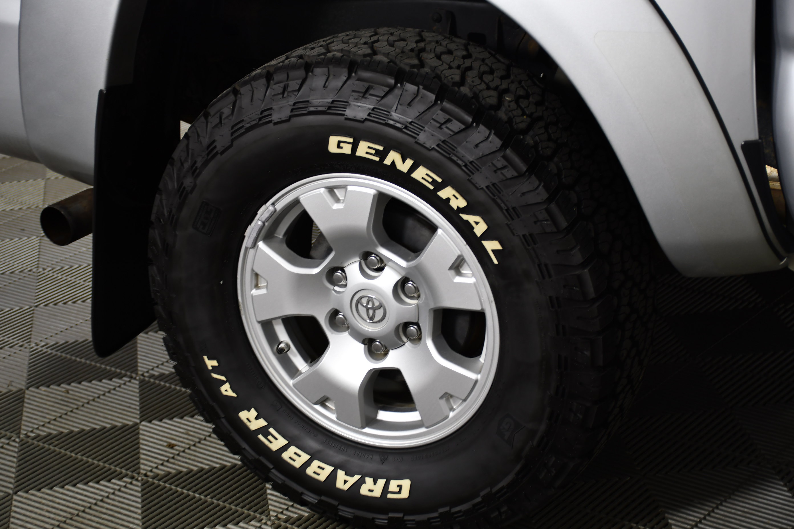 Used 2013 Toyota Tacoma 4x4 Double Cab w/ TRD Off-Road Pkg image 55
