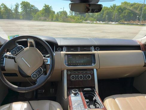Used 2017 Land Rover Range Rover Supercharged AWD/4WD image 5