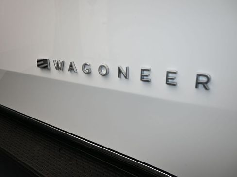 Used 2023 Jeep Wagoneer L Series III w/ Preferred Equipment Group image 51