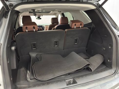 Used 2021 Chevrolet Traverse High Country AWD/4WD image 24