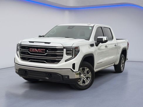 Used 2025 GMC Sierra 1500 SLT AWD/4WD image 2