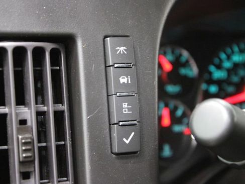 Used 2023 Chevrolet Express 2500 w/ Driver Convenience Package image 17