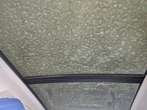 Used 2018 Volkswagen Tiguan SEL w/ 3rd Row Seat Package image 31