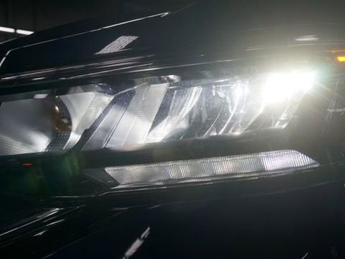 Certified 2024 Volkswagen Taos SE image 62