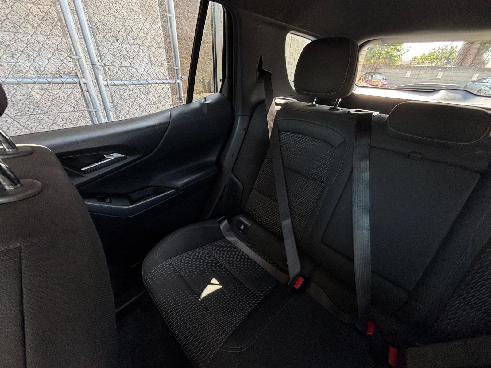 Used 2025 Chevrolet Equinox LT FWD image 38