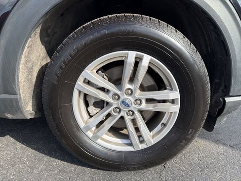 Used 2022 Ford Explorer XLT w/ Class IV Trailer Tow Package image 40