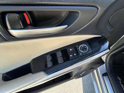 Used 2017 Lexus IS 200t RWD image 18