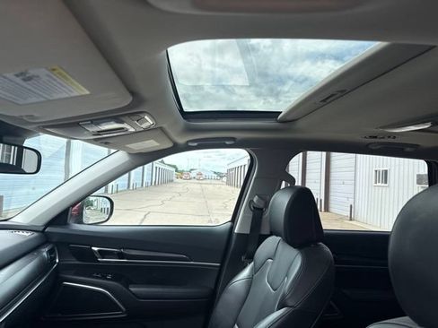 Used 2024 Kia Telluride S w/ S Sunroof Package FWD image 3
