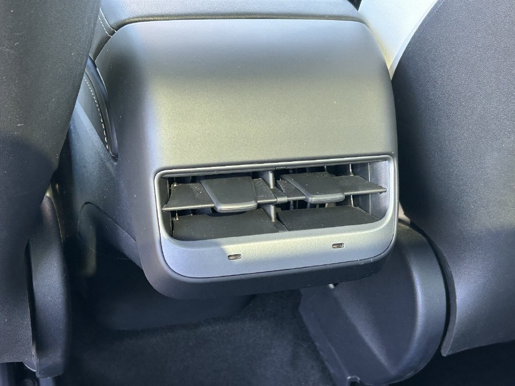 Used 2024 Tesla Model Y Long Range RWD image 15