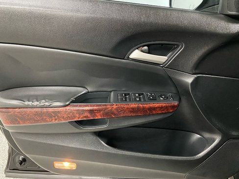 Used 2012 Honda Crosstour EX image 9