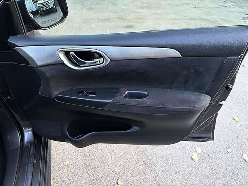 Used 2015 Nissan Sentra SR FWD image 23