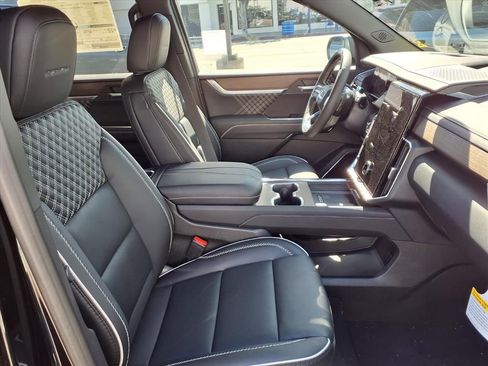 New 2026 GMC Acadia Denali w/ Super Cruise Package FWD image 6