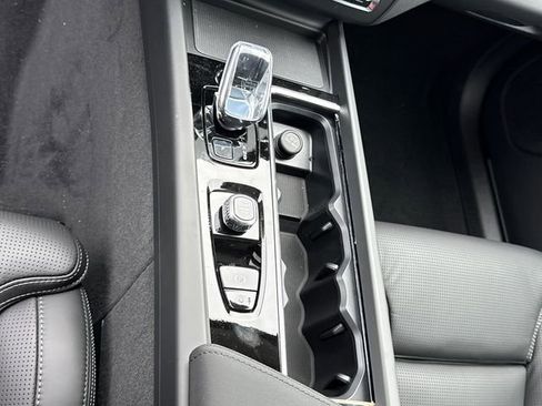 New 2026 Volvo XC60 B5 Ultra w/ Protection Package Premier AWD/4WD image 17