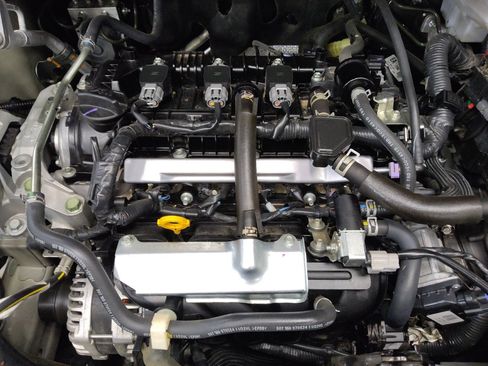 Used 2025 Nissan Versa SV FWD image 30