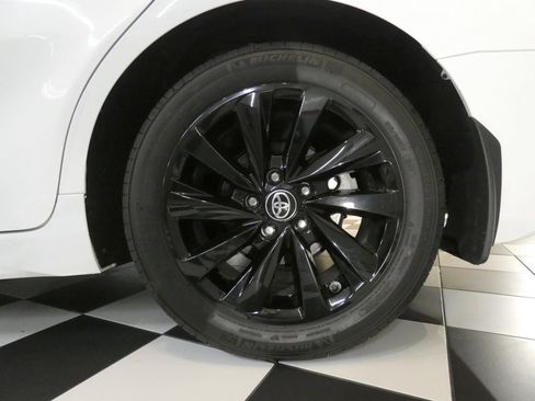 Used 2024 Toyota Camry SE image 6