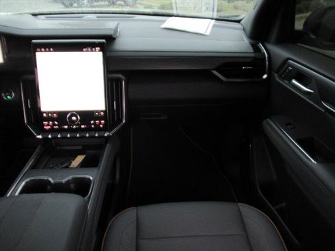 Used 2025 GMC Acadia AT4 image 15