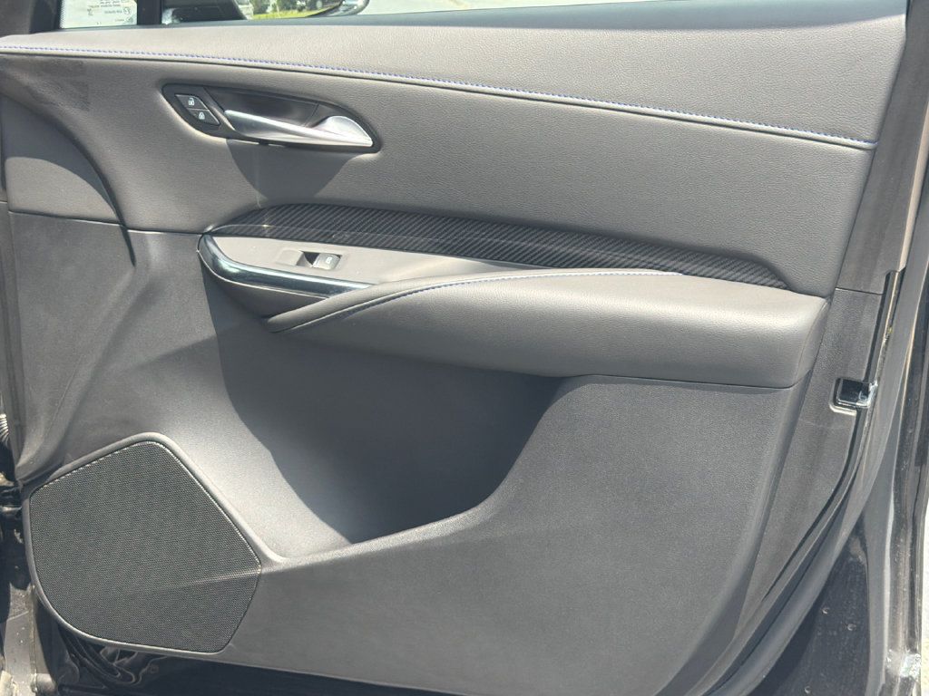 Used 2025 Cadillac XT4 Sport FWD image 13