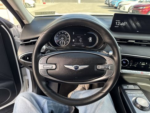 Used 2025 Genesis GV70 2.5T image 17