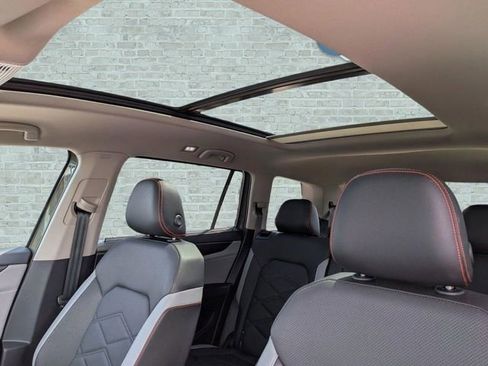 Certified 2025 Volkswagen Atlas Peak Edition SE AWD/4WD image 22