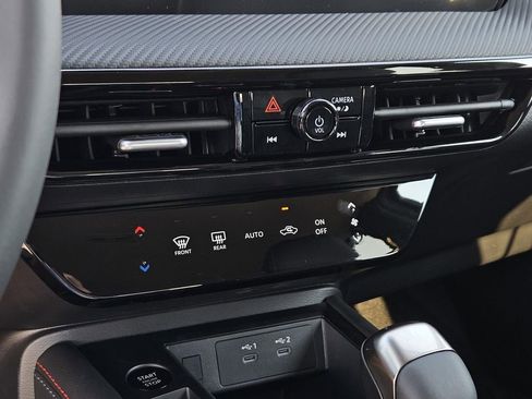 New 2026 Nissan Kicks SR image 19