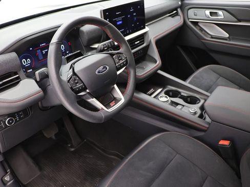 Used 2025 Ford Explorer ST image 15