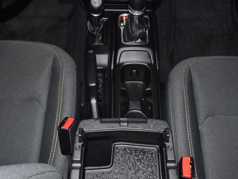 Used 2024 Jeep Wrangler Unlimited Sport AWD/4WD image 22