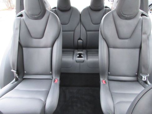 Used 2022 Tesla Model X image 41