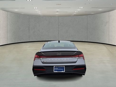 Used 2025 Hyundai Elantra Sport image 6